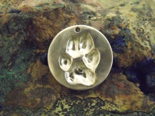 Paw Print Small Circle Pendant